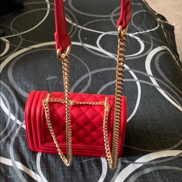 Red Crossbody - Picture 4 of 4